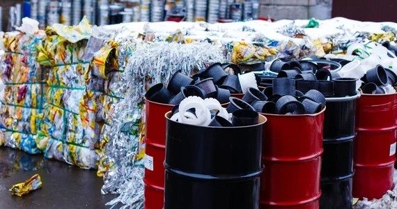 Implementación de protocolos técnicos para la gestión de residuos industriales en Usme mediante el almacenamiento estratégico de subproductos fabriles.