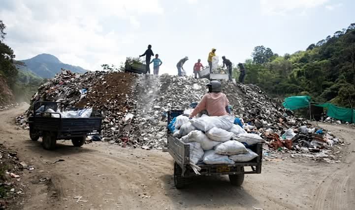 gestion de escombros en villavicencio con personal de apoyo