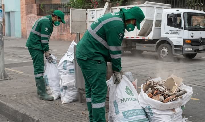 gestion de residuos industriales en madrid con retiro de escombros