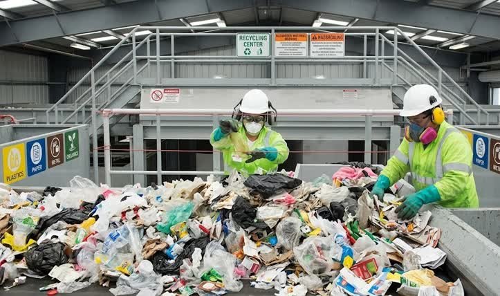 gestión de residuos industriales en cota separación plásticos aprovechables